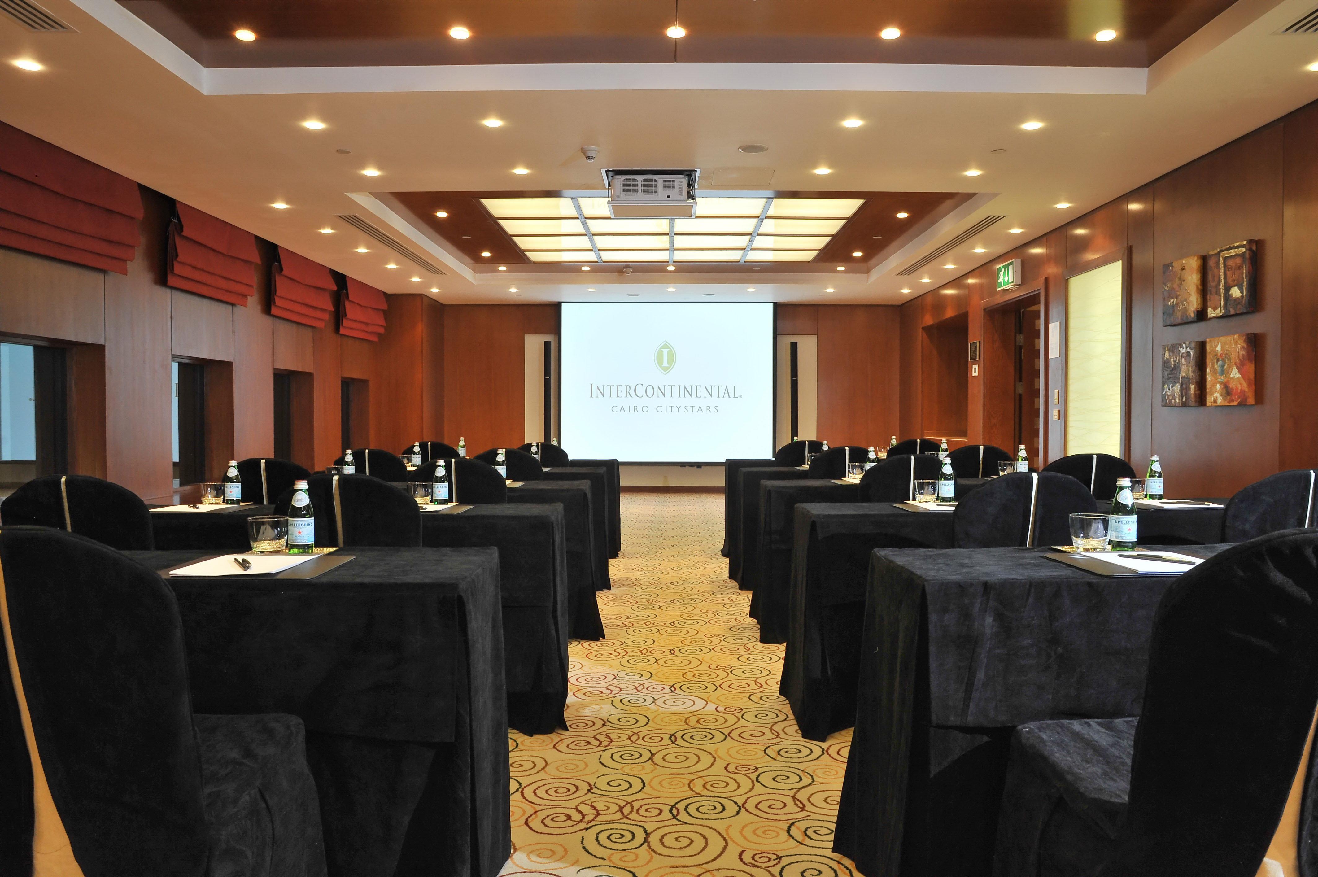Intercontinental Cairo Citystars By Ihg Einrichtungen foto Meeting room at InterContinental Abu Dhabi